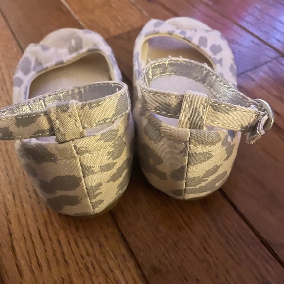 BABY GAP animal print flats with peep hole and ankle straps!  So cute - Picture 4 of 7